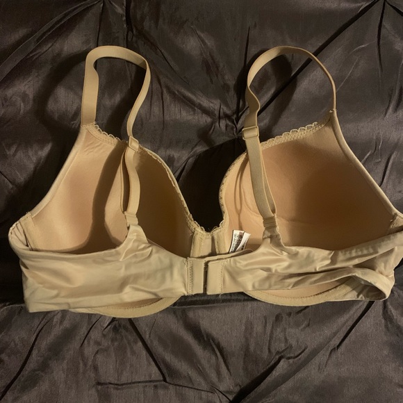 Victoria Secret Full Coverage Bra - Picture 3 of 4